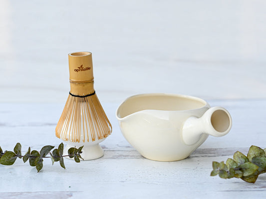 White Matcha Bowl with Spout Set by Aprika Life