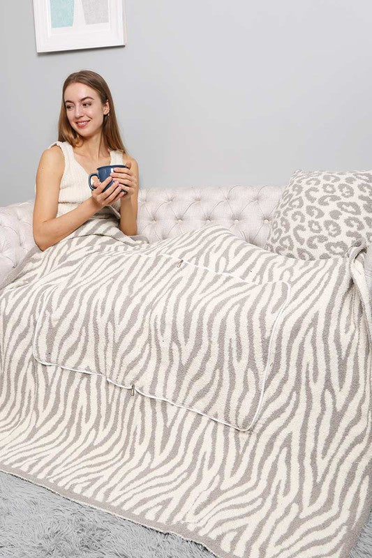 2 In 1 Zebra Print Throw Blanket & Pillow