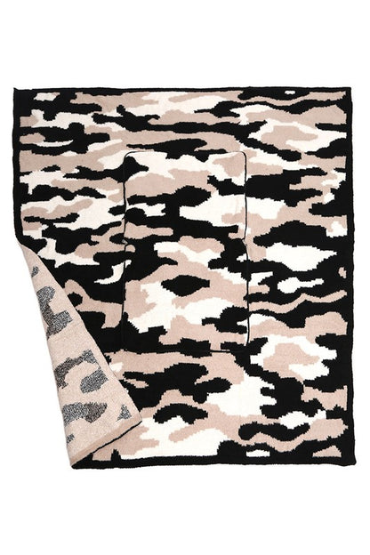 2 In 1 Camouflage Print Throw Blanket & Pillow