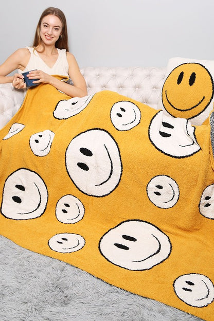 Happy Face Pattern Luxury Soft Throw Blanket