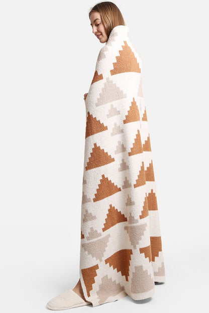 Tribal Pyramid Pattern Luxury Soft Throw Blanket