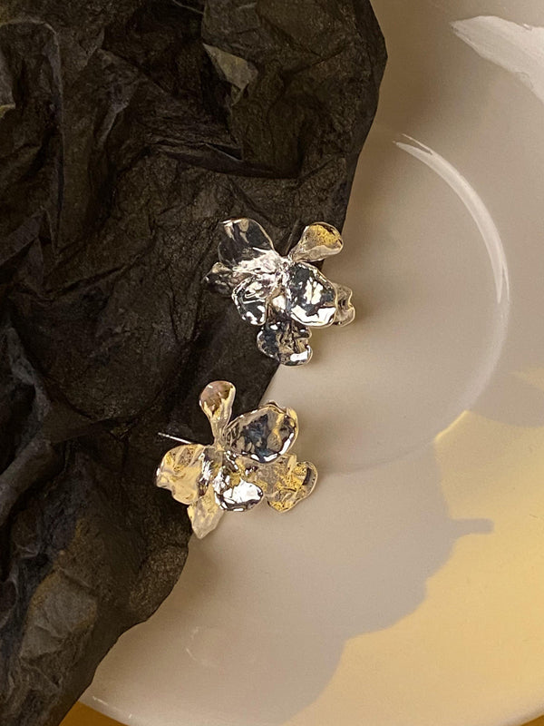 Normcore Three-Dimensional Silver Flower Shape Earrings by migunica