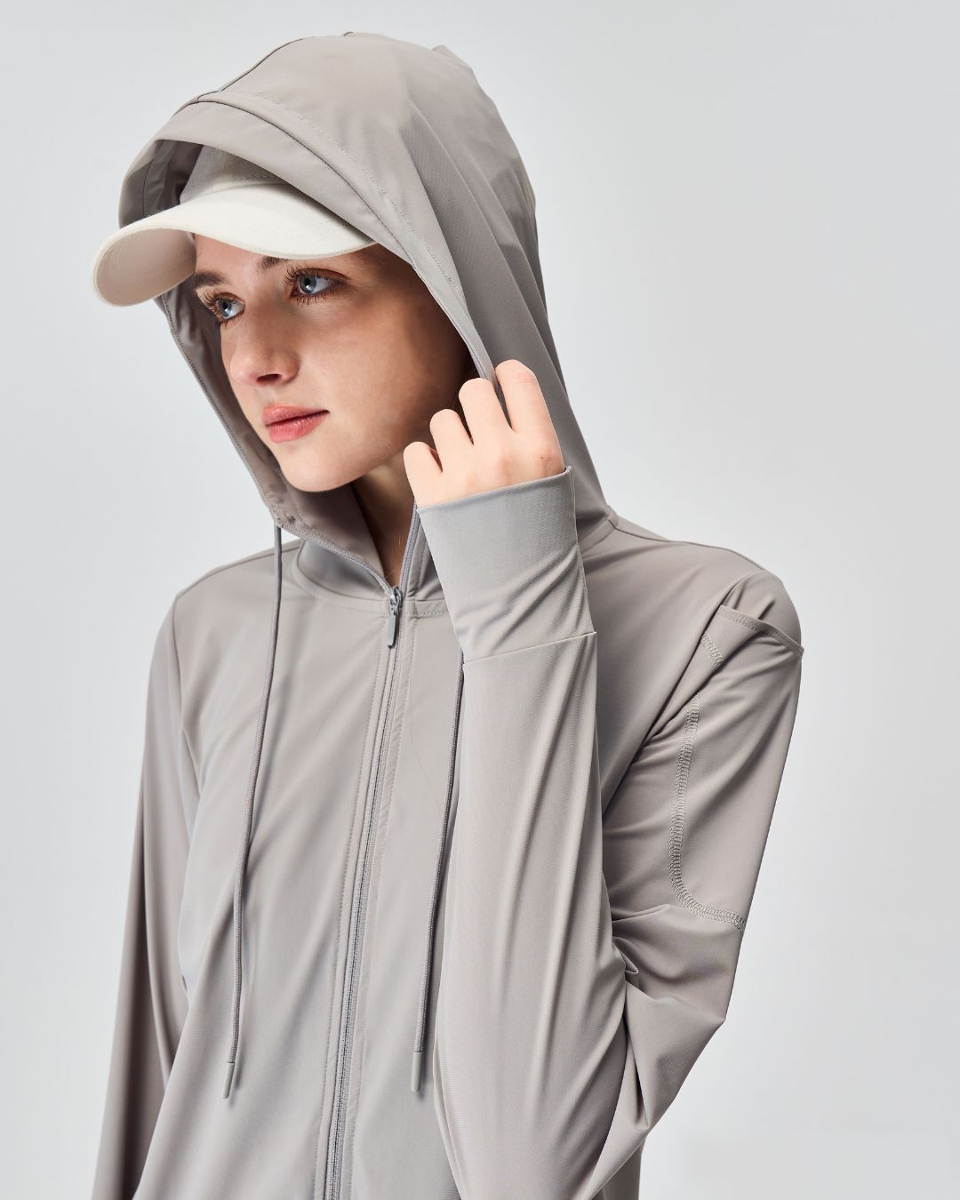 The "Bunny" UV Protection Lightweight Fullzip Layer by Amoo