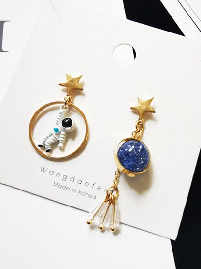 Spaceman Dissymmetry Earrings by migunica