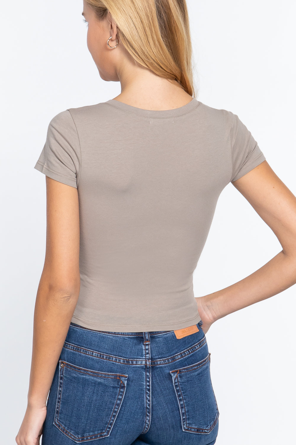 Short Sleeve V-neck Crop Top by BlakWardrob