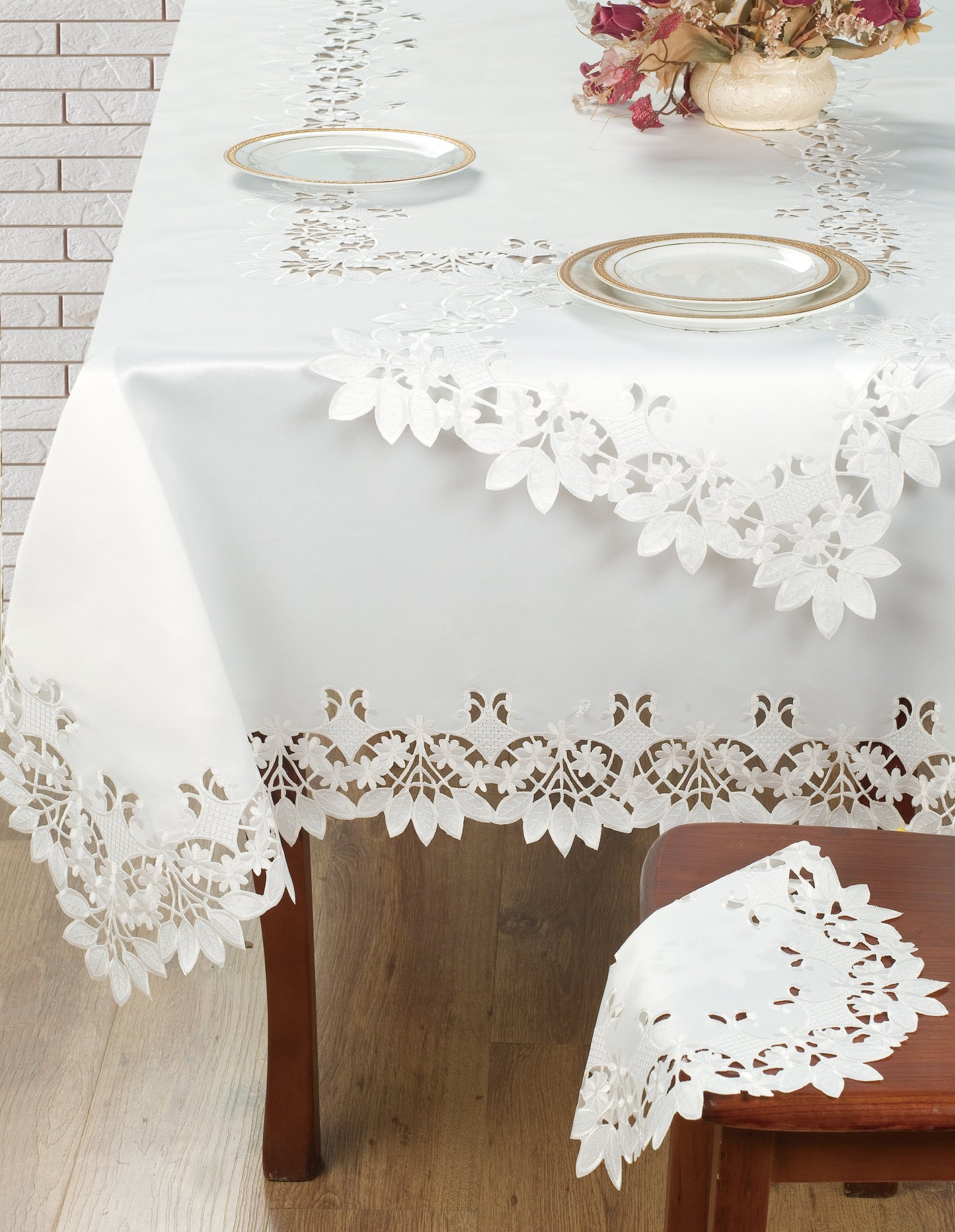 White Table Placemats - Darvin Collection by Decozen