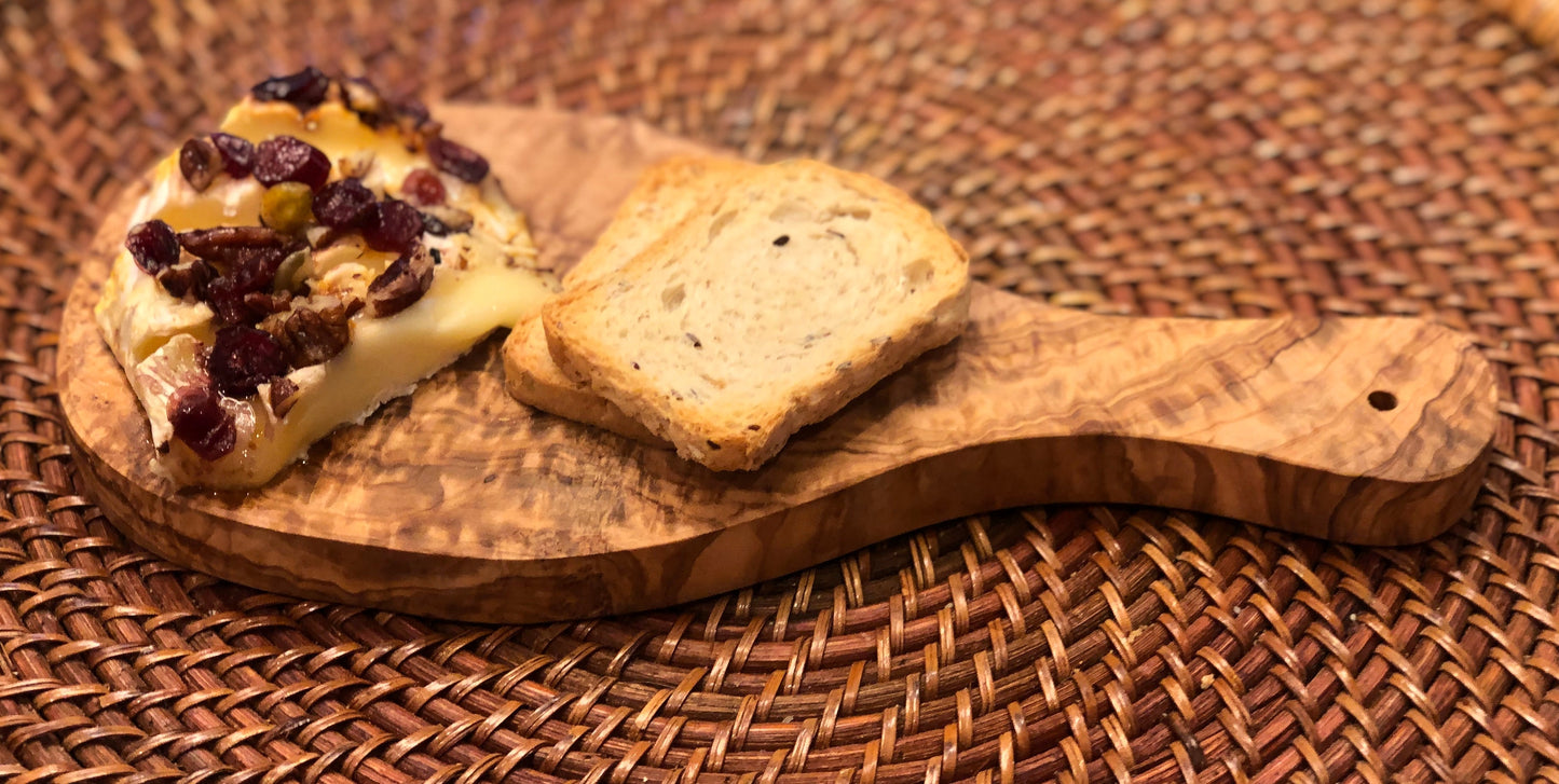 Original Olive Wood Cutting Board with Handle by Choixe