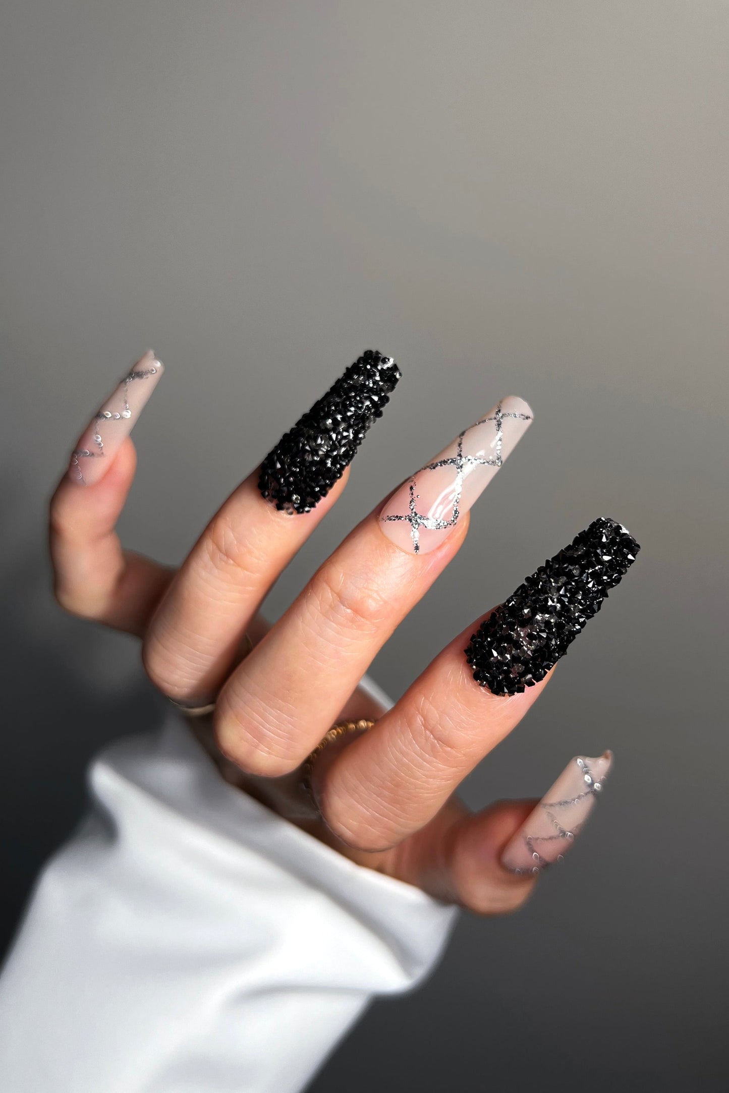 Odette's Opulence | Pro Handmade Gel Nails by Bonmuz