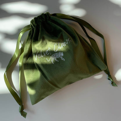 Velvet Claws Hair Clip | The Lobster in Matcha Swirl | Claw Clip in Velvet Travel Bag by The Bullish Store