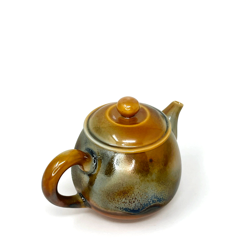 Wood-fired Teapot Queen by Tea and Whisk