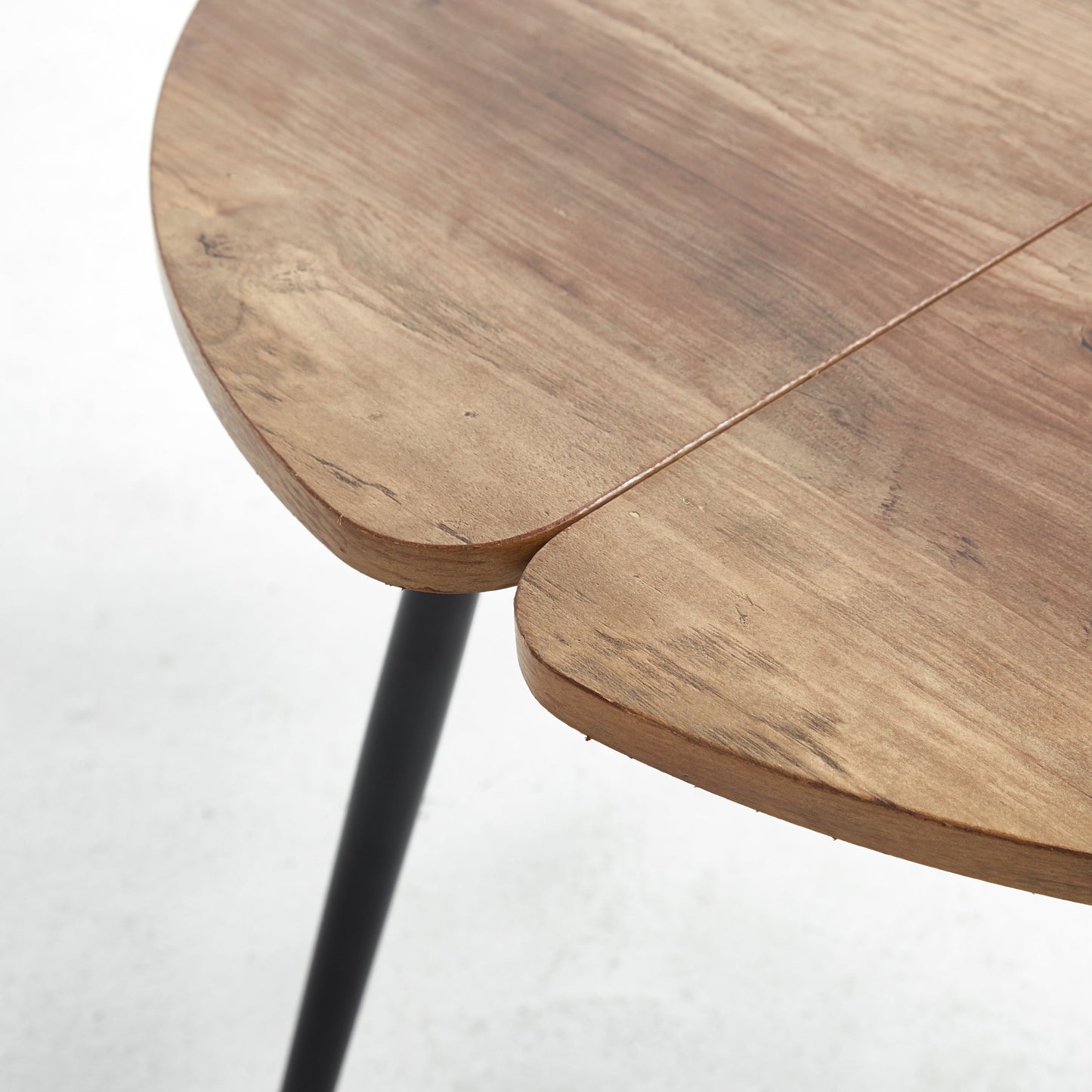 Round coffee table by Blak Hom