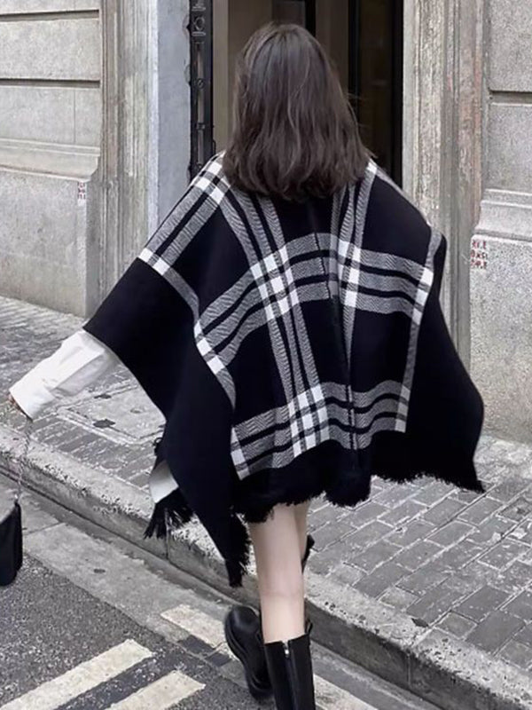 Long Sleeves Loose Contrast Color Plaid Split-Joint V-Neck Cape by migunica