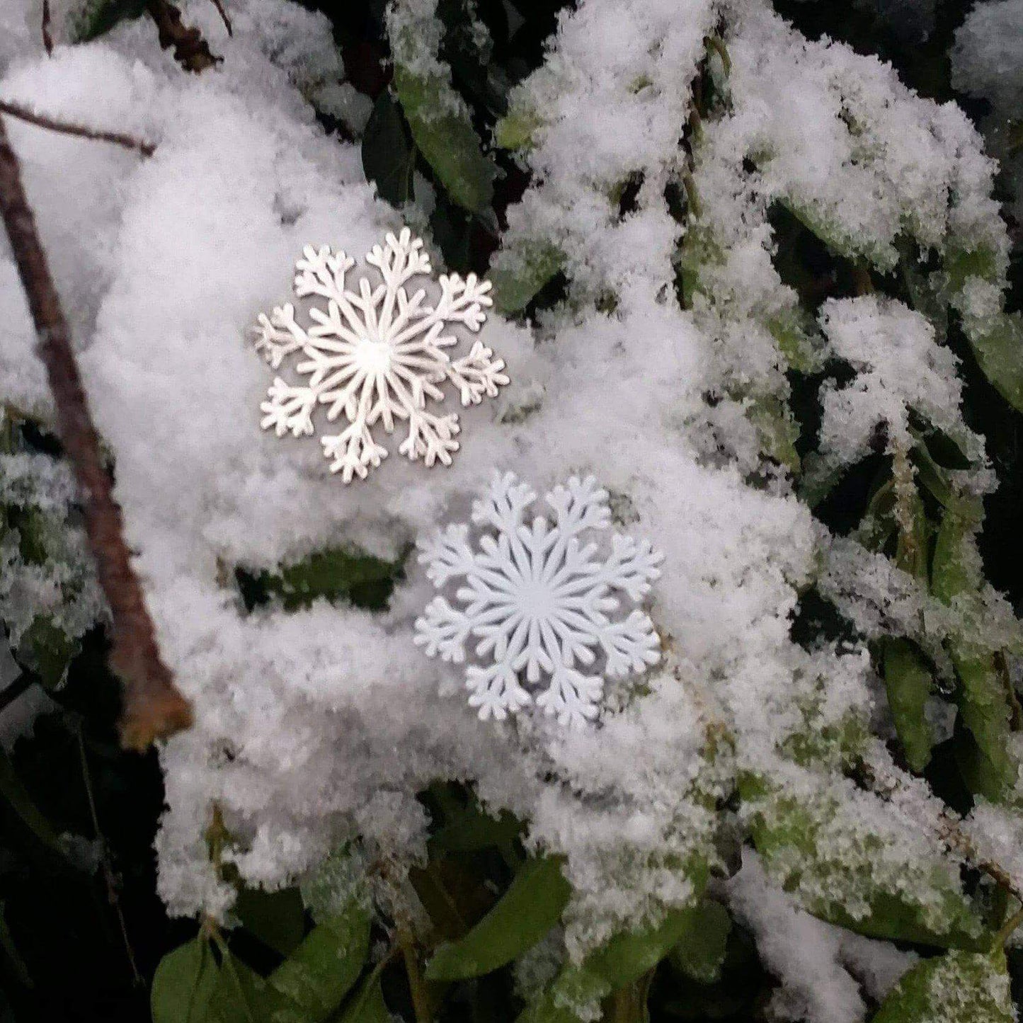 Snowflake Pin by Kolorspun