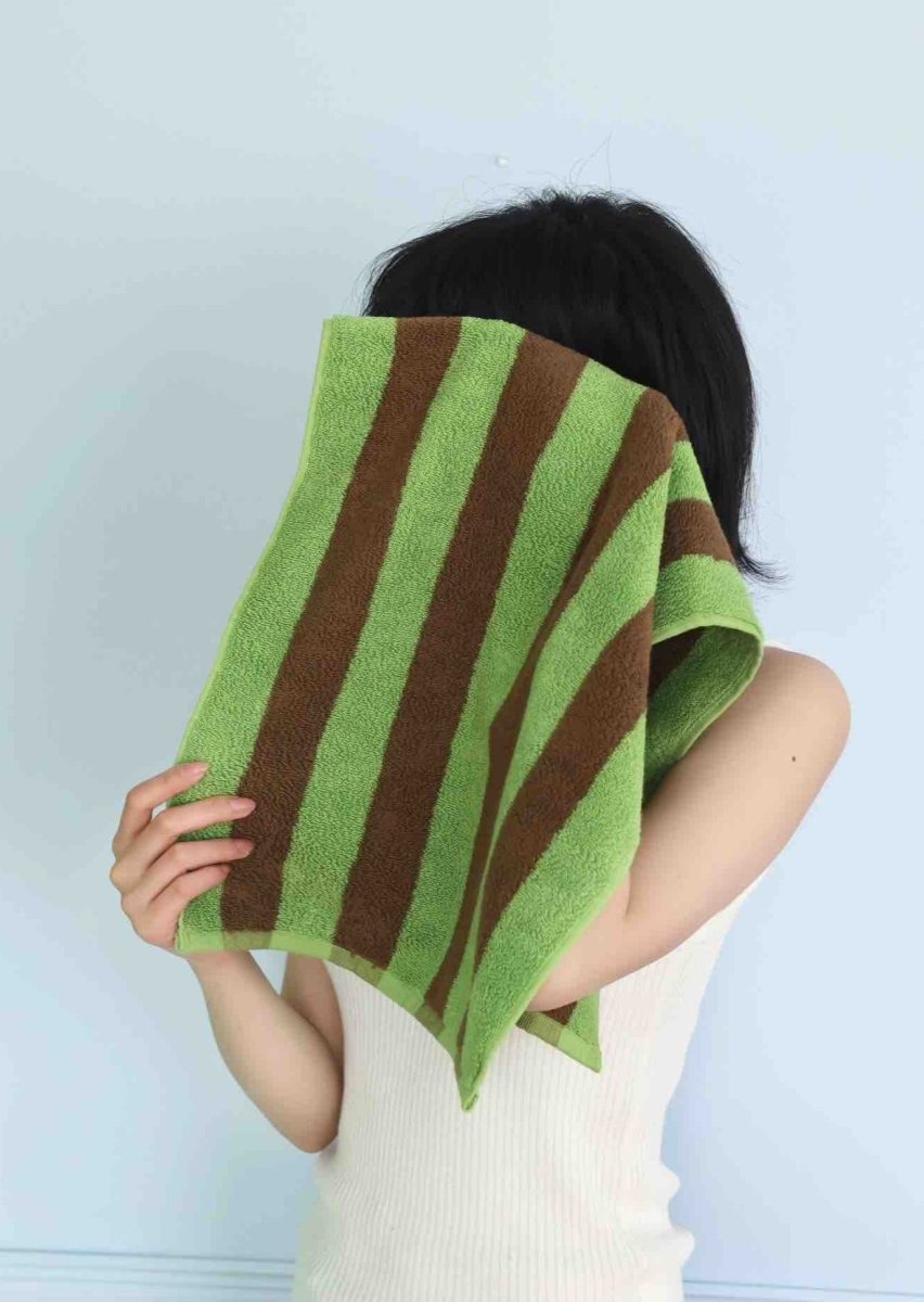 Ultra Soft Absorbent Retro Stripe Bath Towel - 100% Organic Premium Combed Cotton by INSPECIAL HOME