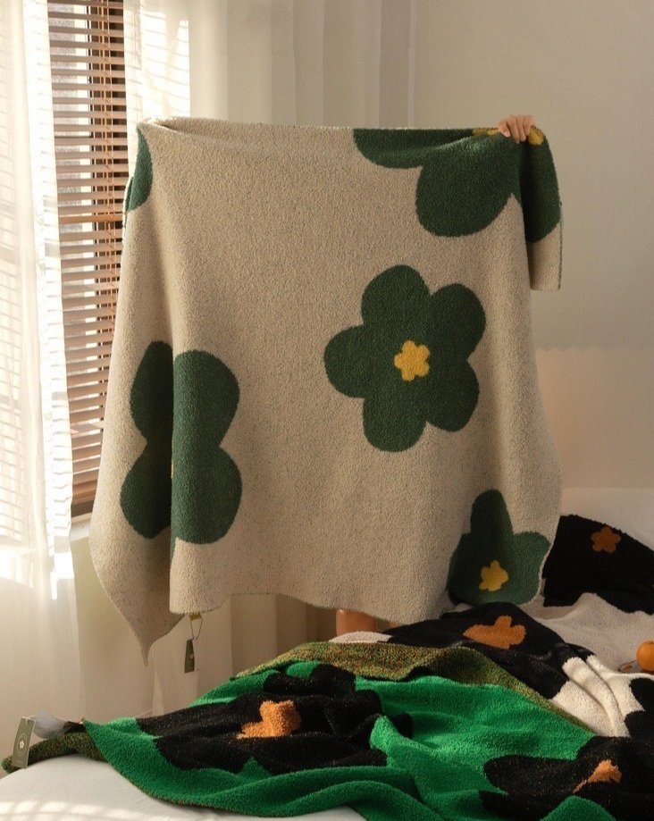 Ultra Soft Microfiber Sunflower Pattern Throw Blanket by INSPECIAL HOME