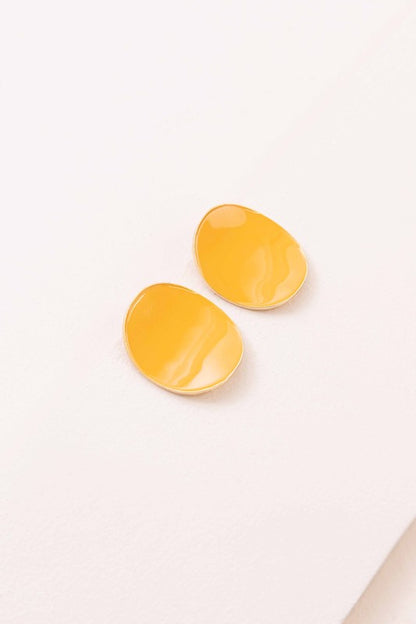 On a Curve Stud Earrings