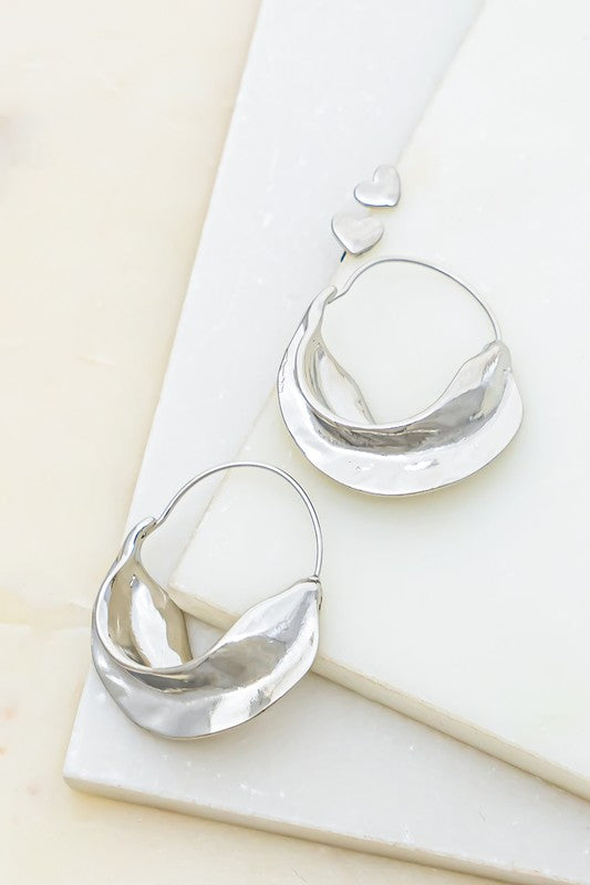 2 EARRINGS SET WITH GOLD NUGGET HOOP/HEART STUD