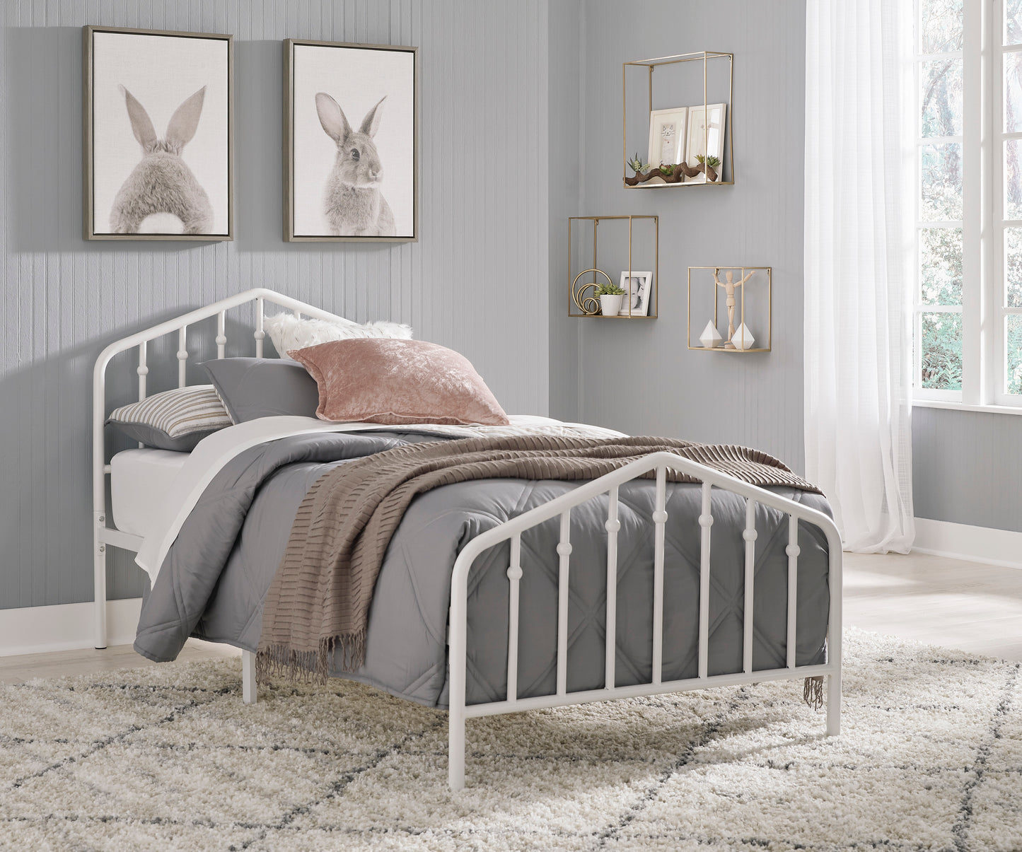 Ashley Trentlore White Contemporary Twin Metal Bed B076-671