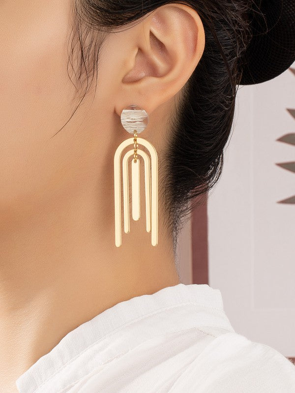 Double metal arch and a stick drop earrings