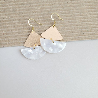 Ava Pearl Earrings