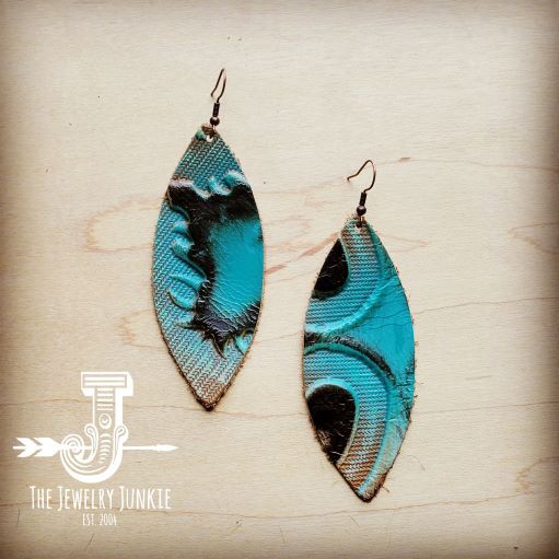 Narrow Oval Earrings in Turquoise Sahara Laredo