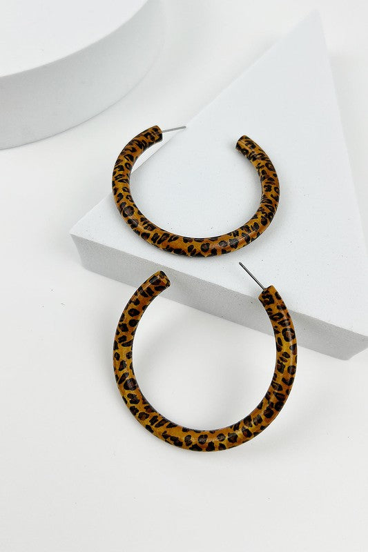 LEOPARD WOOD HOOP EARRINGS