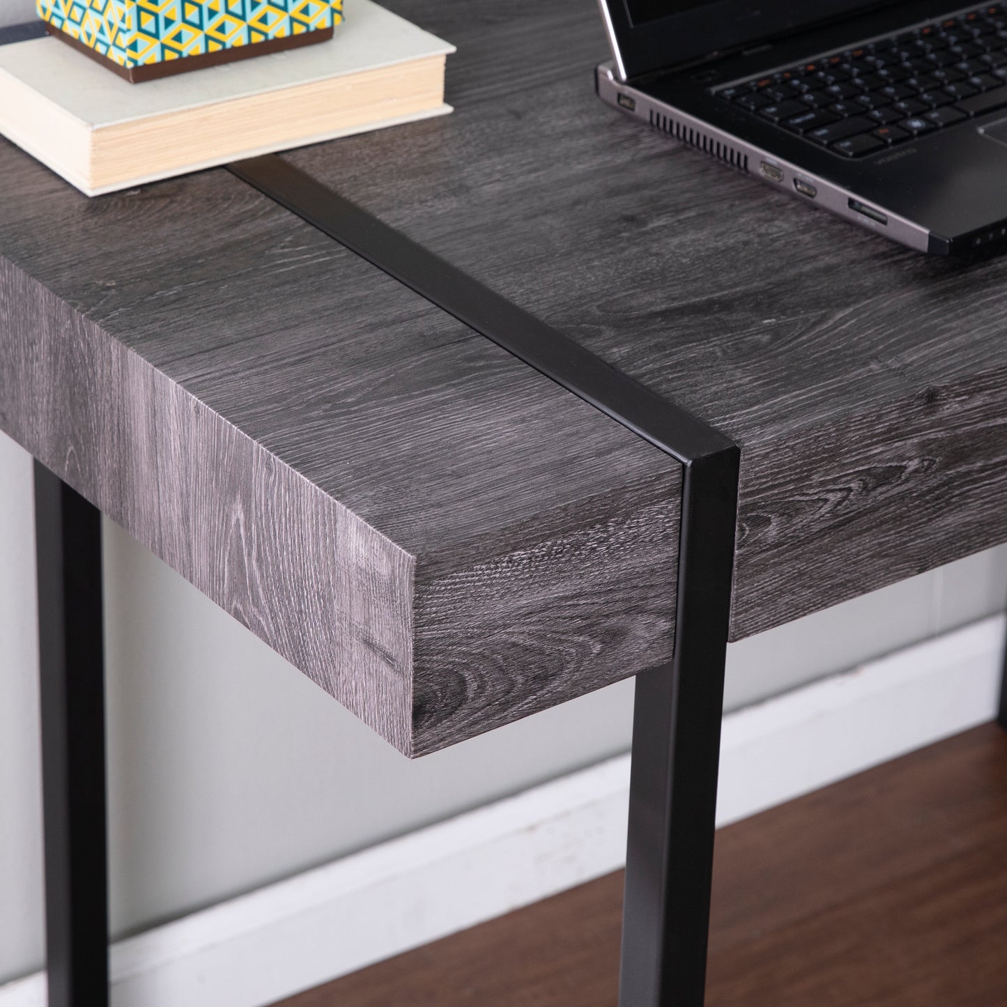 Harkriven Small Space Desk