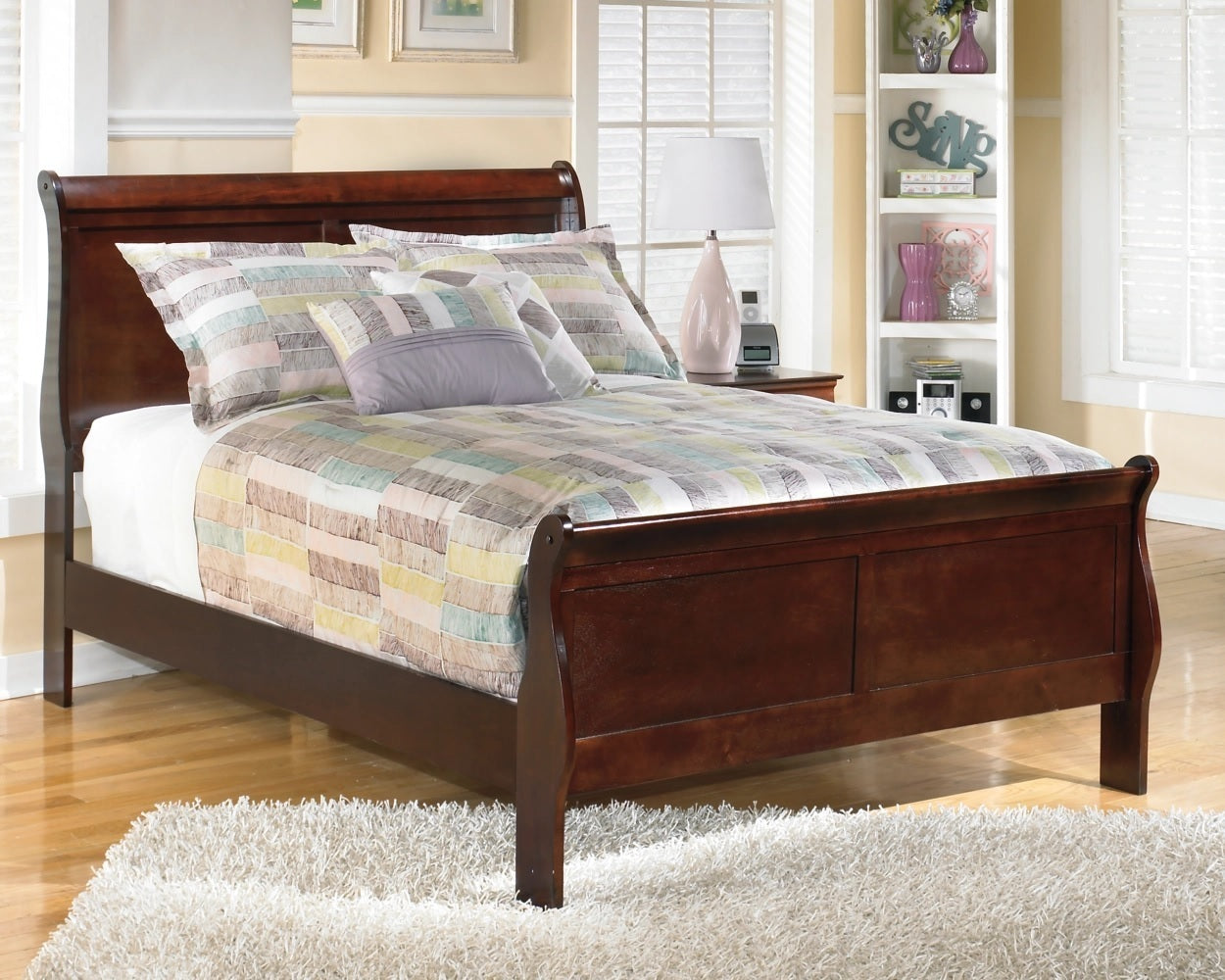 Ashley Alisdair Dark Brown Traditional Full Sleigh Bed B376B4