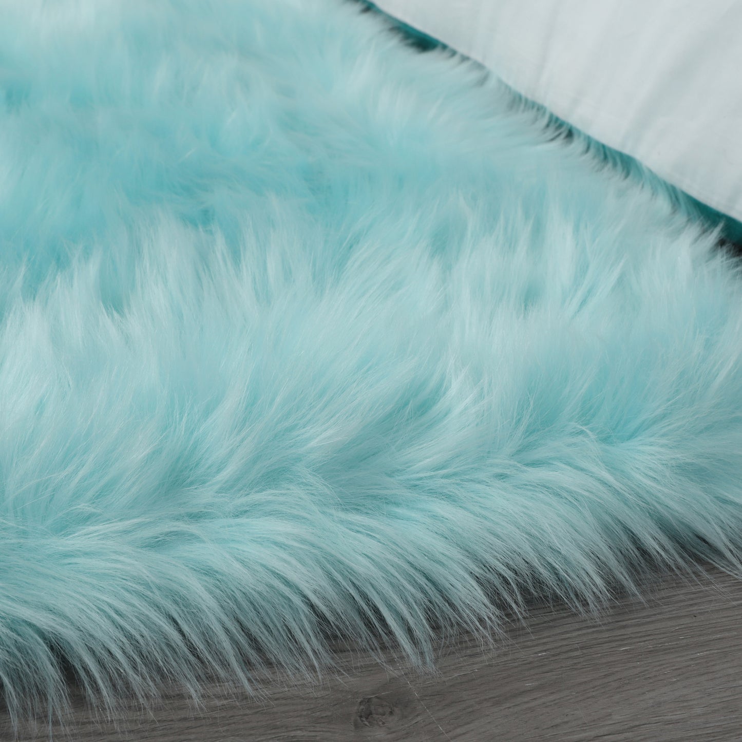 "Cozy Collection" Ultra Soft Fluffy Faux Fur Sheepskin Area Rug