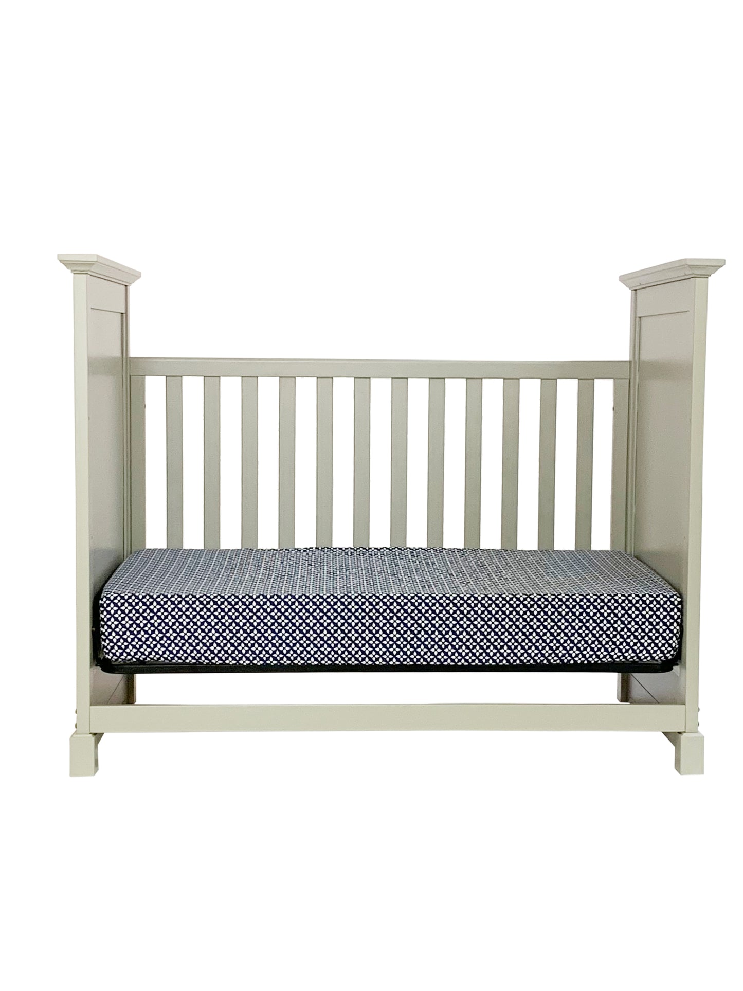 Cape Cod 3-in-1 Convertible Island Crib Light Gray