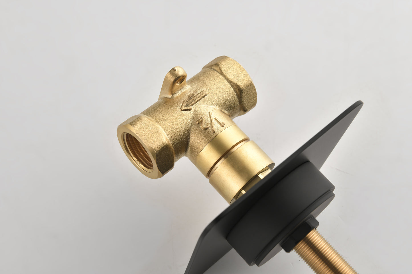 3/4" cast metal volume control valve        Master Shower Volume Control
adjustable  Brass Handle Valve Body 3 Piece