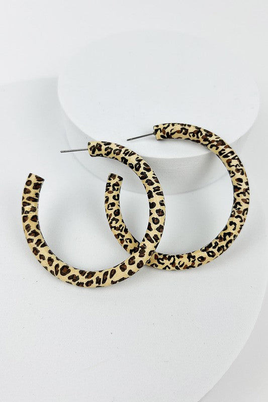 LEOPARD WOOD HOOP EARRINGS