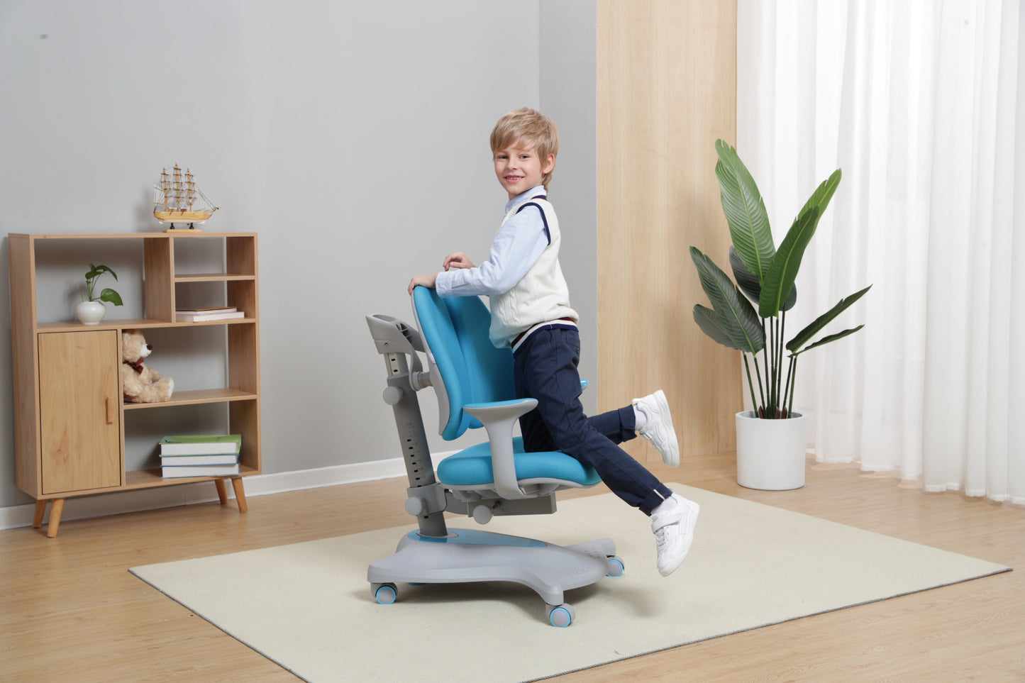 Ergonomic Height Adjustable Kids Chair Model C07/Blue