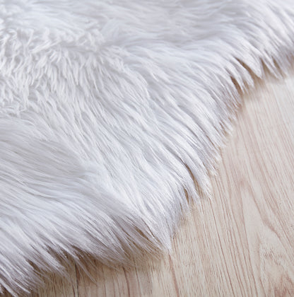 "Luxury Decorative" Hand Tufted Faux Fur Sheepskin Area Rug