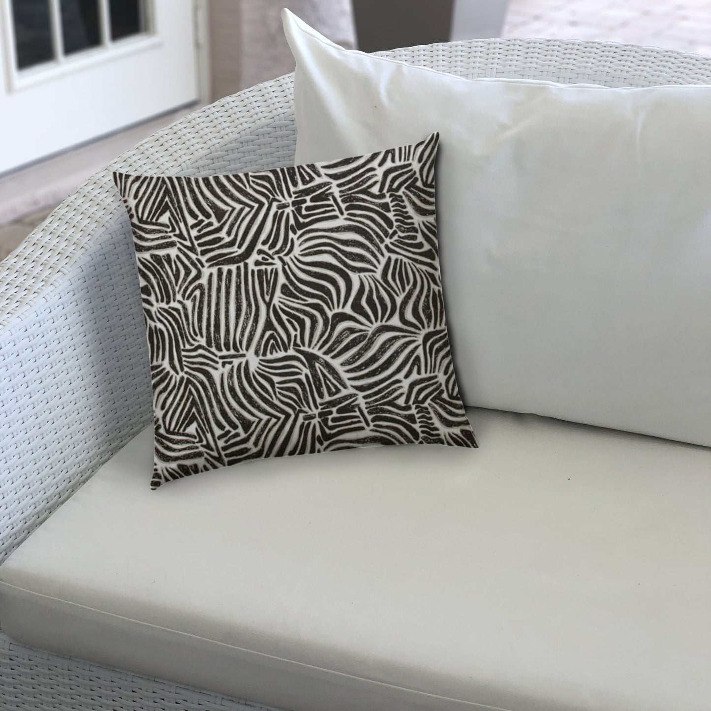 MUMBAI Black Jumbo Indoor/Outdoor - Zippered Pillow Cover