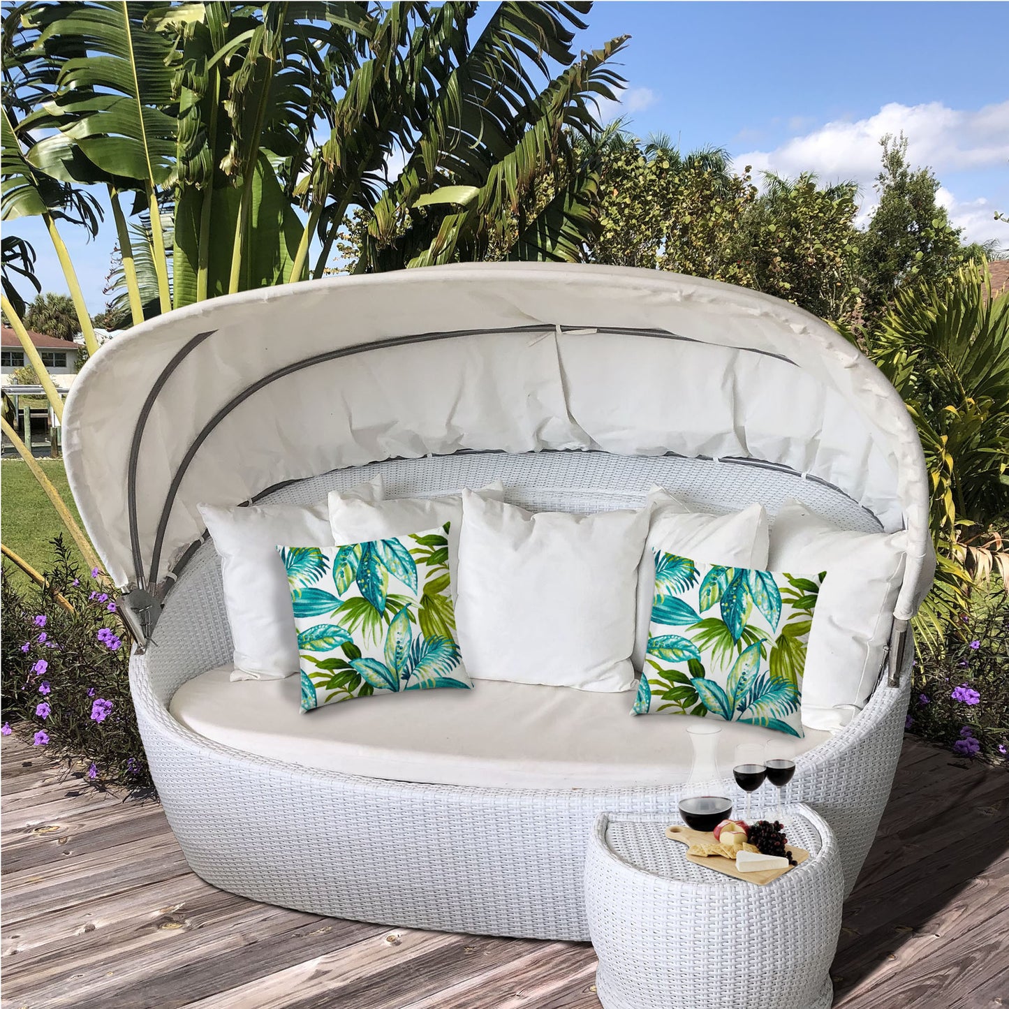 ISLAND CAY Indoor/Outdoor Pillow - Sewn Closure