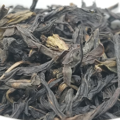 Da Ye Big Leaf Phoenix Oolong by Tea and Whisk