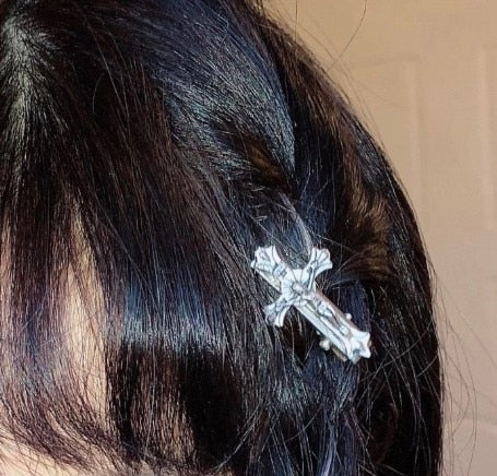 Steel Cross Hair Clips by White Market