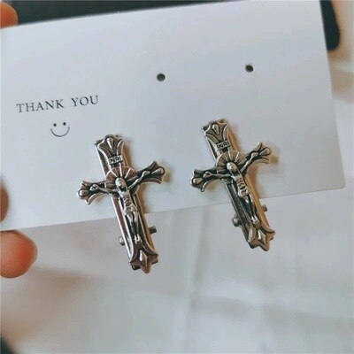 Steel Cross Hair Clips by White Market