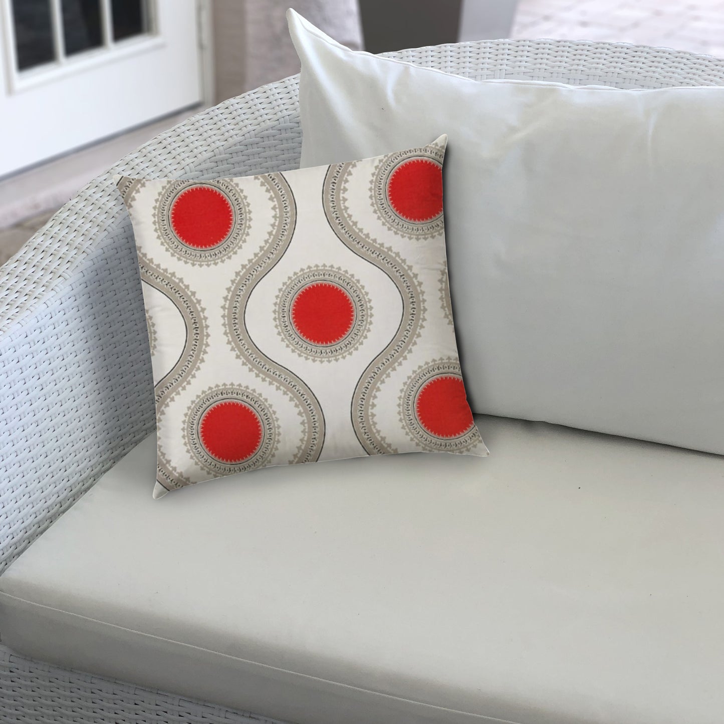 KISSIMMEE Indoor/Outdoor Pillow - Sewn Closure