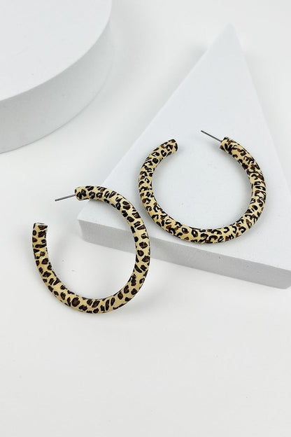 LEOPARD WOOD HOOP EARRINGS