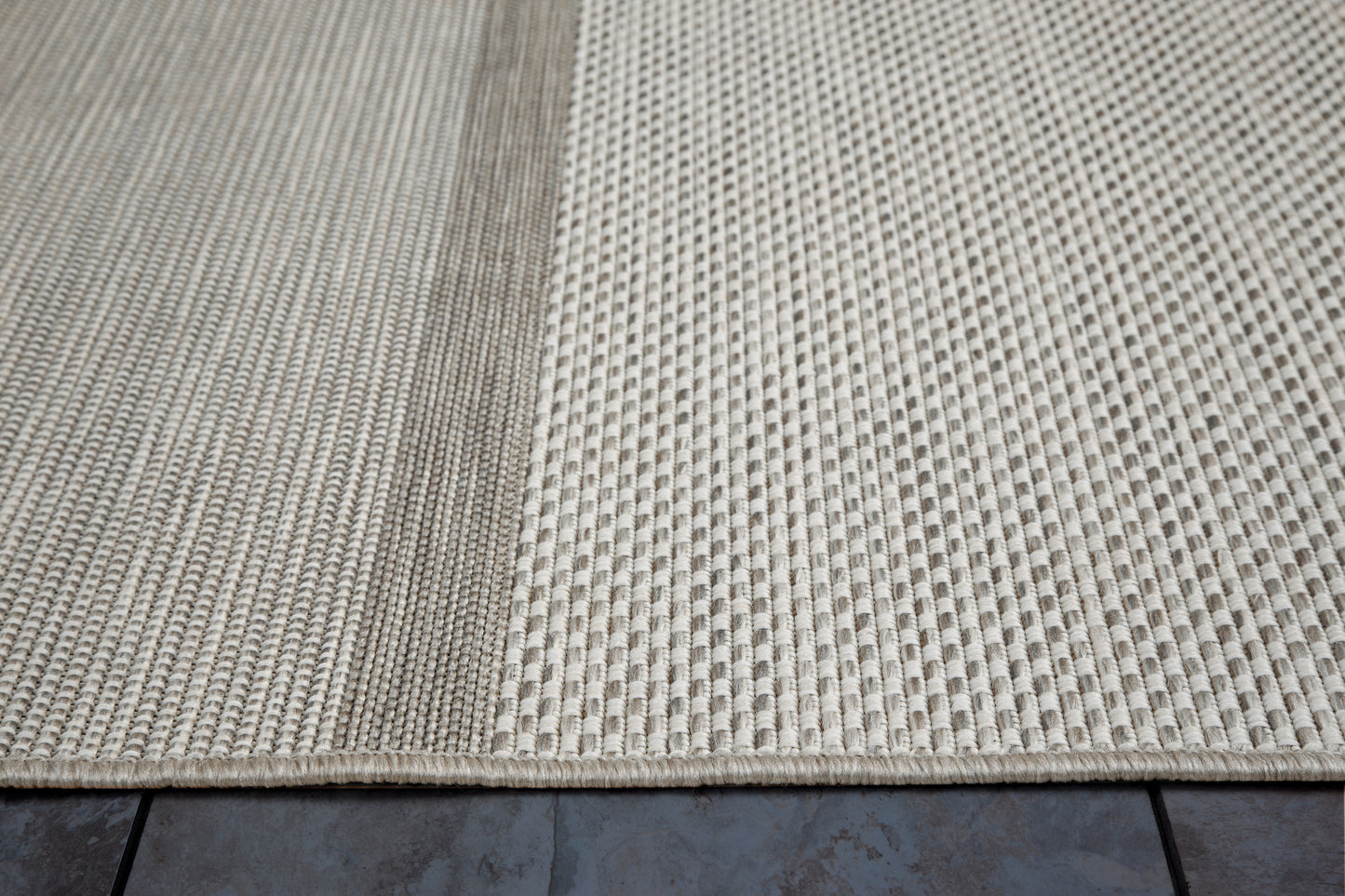 Striped Sands White, Linen Indoor / Outdoor Polypropylene Area Rug 5x8