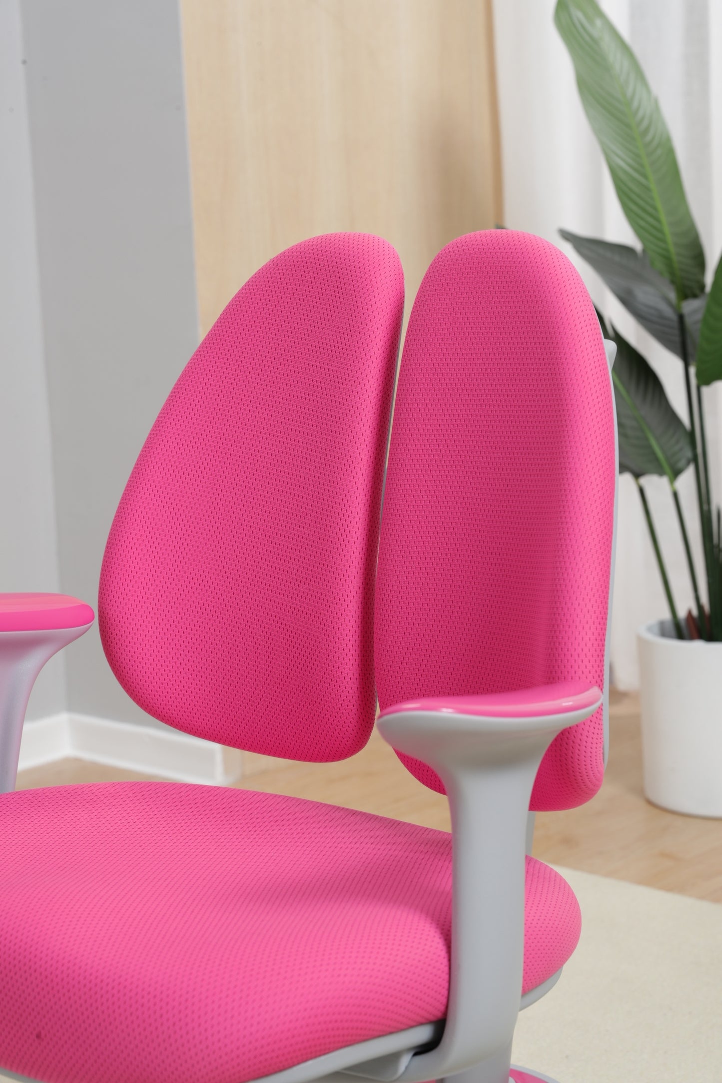 Ergonomic Height Adjustable Kids Chair Model C07/Pink