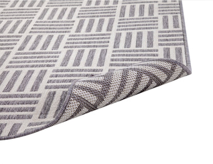 Nantucket White and Gray Polypropylene Indoor/ Outdoor Area Rug 8x10