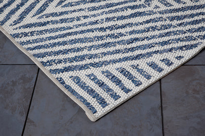 Pyramids White, Linen, Faded Denim Indoor / Outdoor Polypropylene Area Rug 8x10