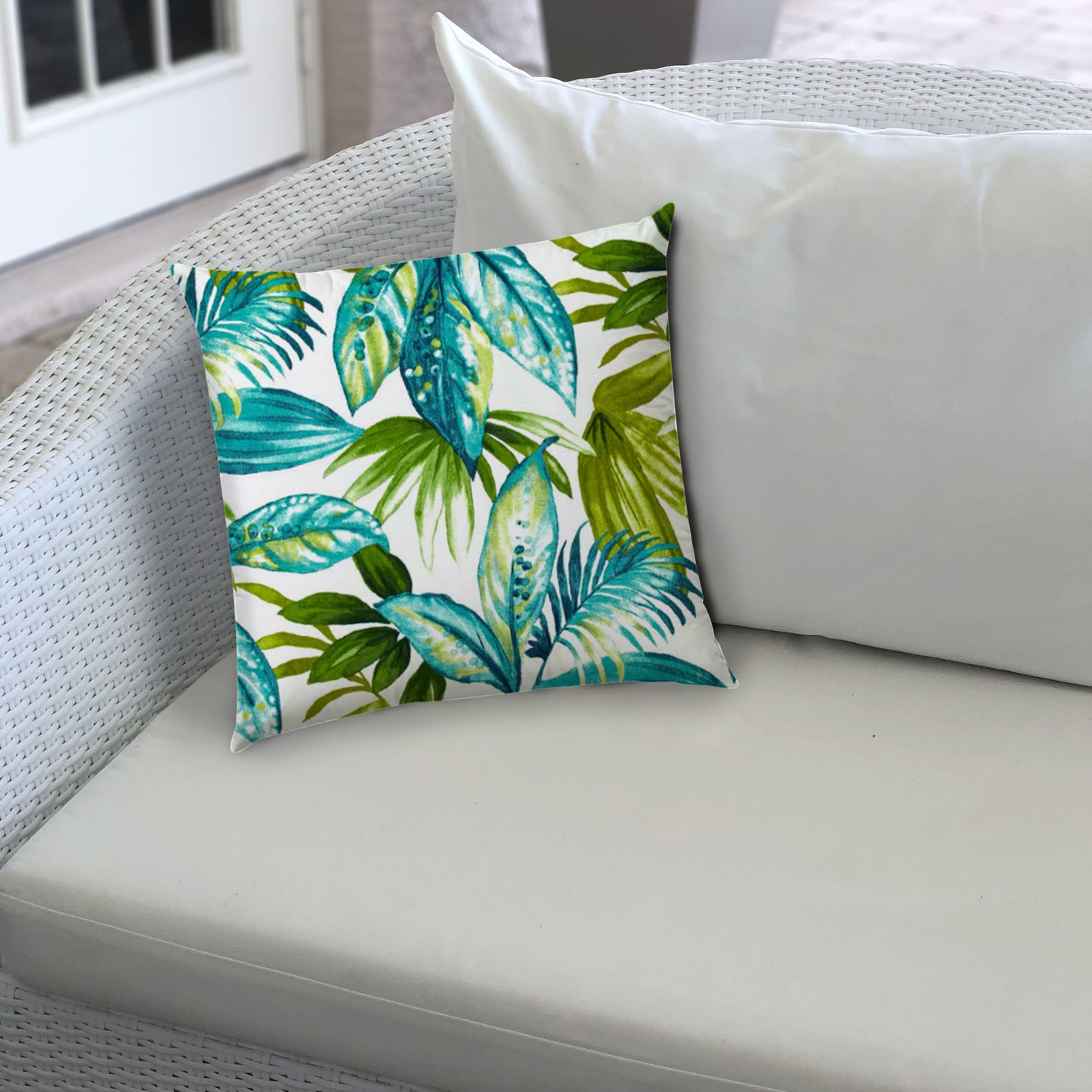 ISLAND CAY Indoor/Outdoor Pillow - Sewn Closure