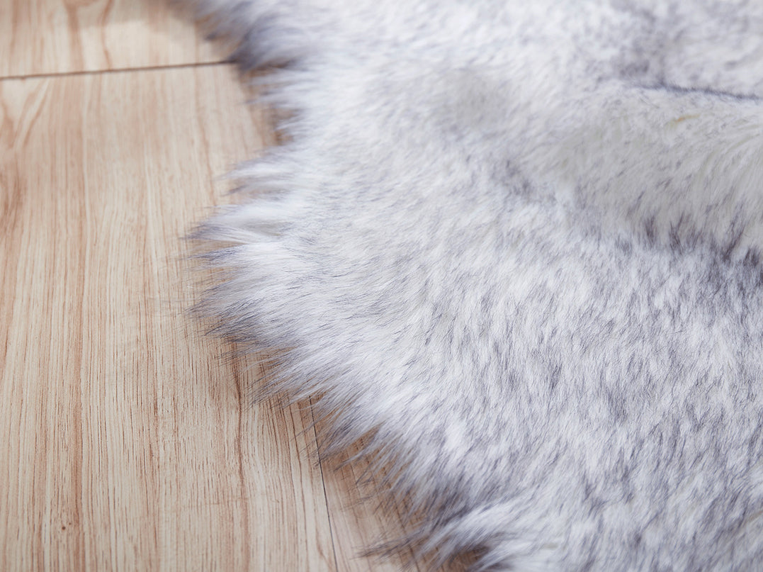 "Luxury Decorative" Hand Tufted Faux Fur Sheepskin Area Rug