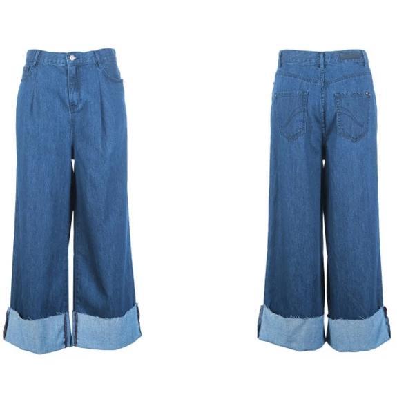 Retro Wide Leg Jeans by White Market