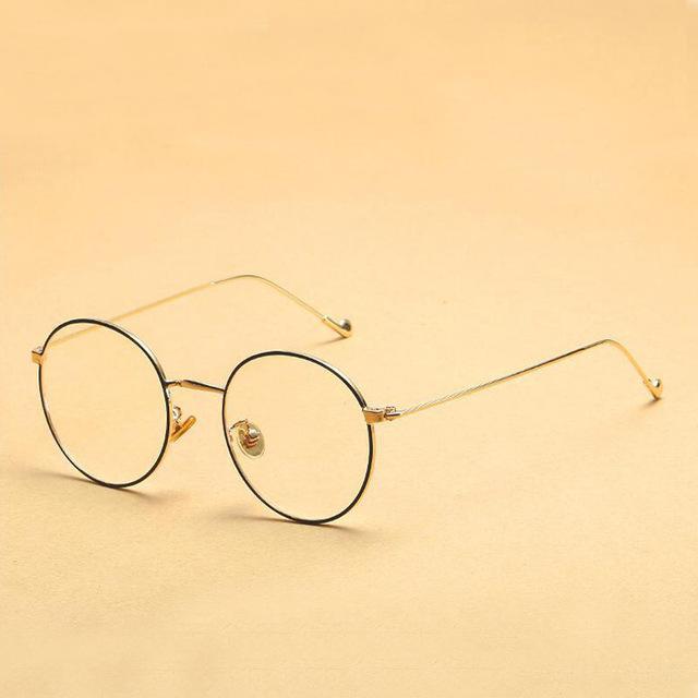 Simple Round Frames by White Market