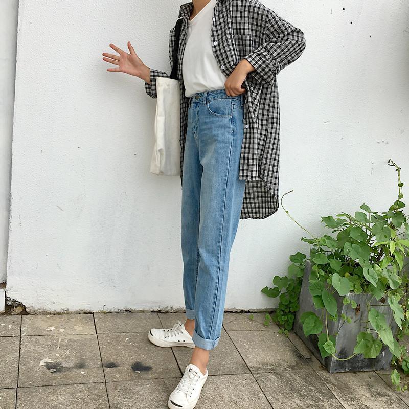 Classic High Waisted 90s Jeans by White Market